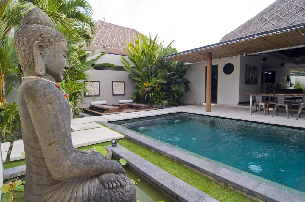 Villa Putih Seminyak Exterior foto